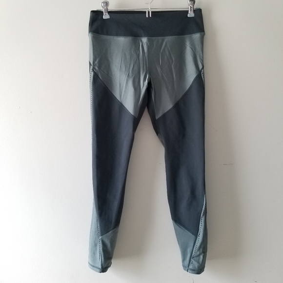 Fabletics Salar Statment Powerhold Green Shimmer Colorblock leggings - Picture 4 of 12